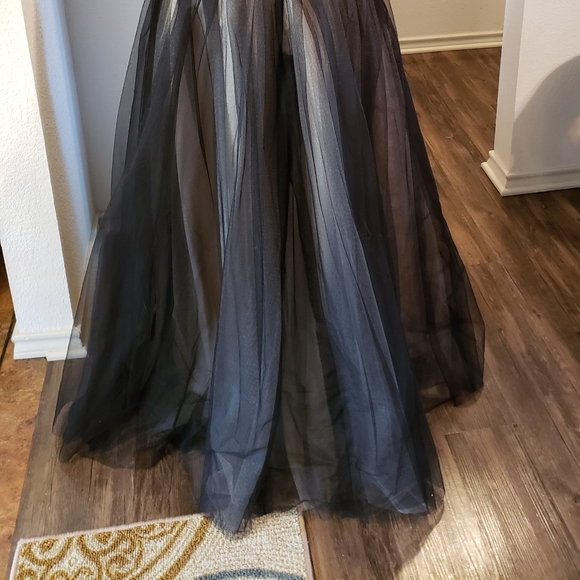 Dress - Picture 4 of 4